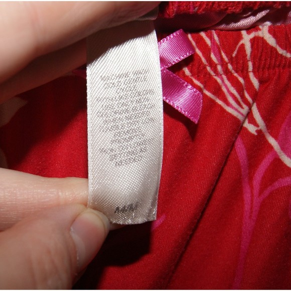 Medium Ambrielle Red Rose Covered Silky Pants Loungewear Lettuce Hem Comfy - Picture 9 of 9